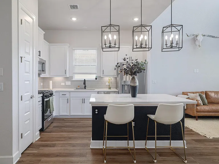 4906 Seadrift Dr — Photo 10