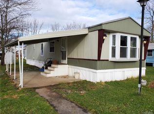11 Pebbleridge Ct, Medina, NY 14103