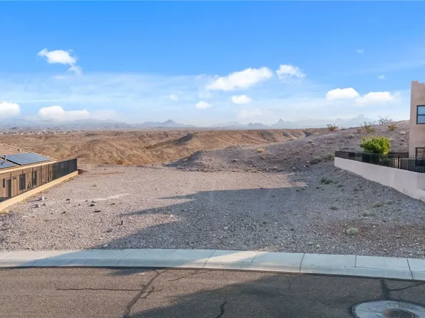 2930 Lakeview Dr, Bullhead City, AZ 86429