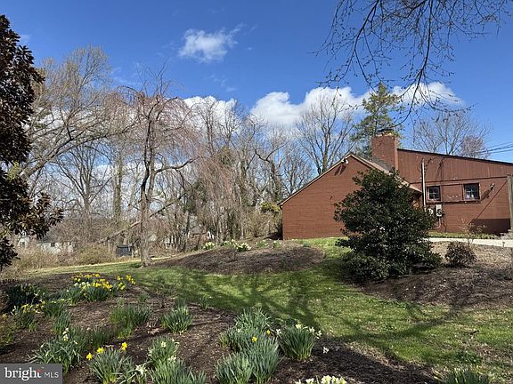 2nd image of 1213 Trappe Ln