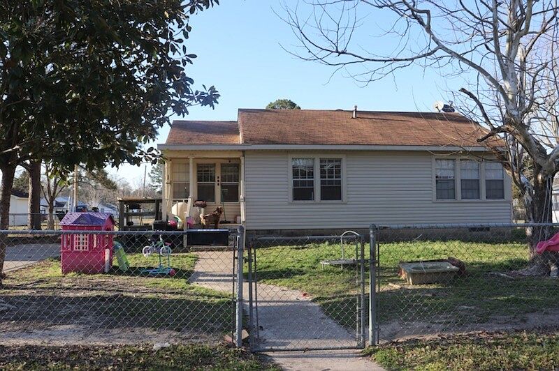 1st image of 305 E Ingram St