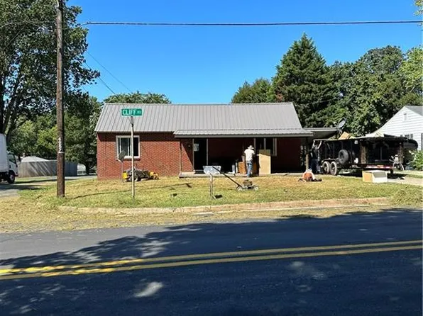 1024 Cliff Rd, Asheboro, NC 27203