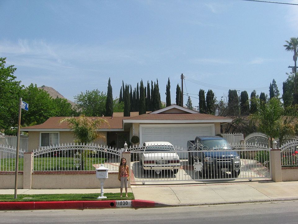 1st image of 11830 Gladstone Ave