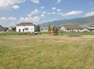 112 Ranch Rd, Farmington, UT 84025