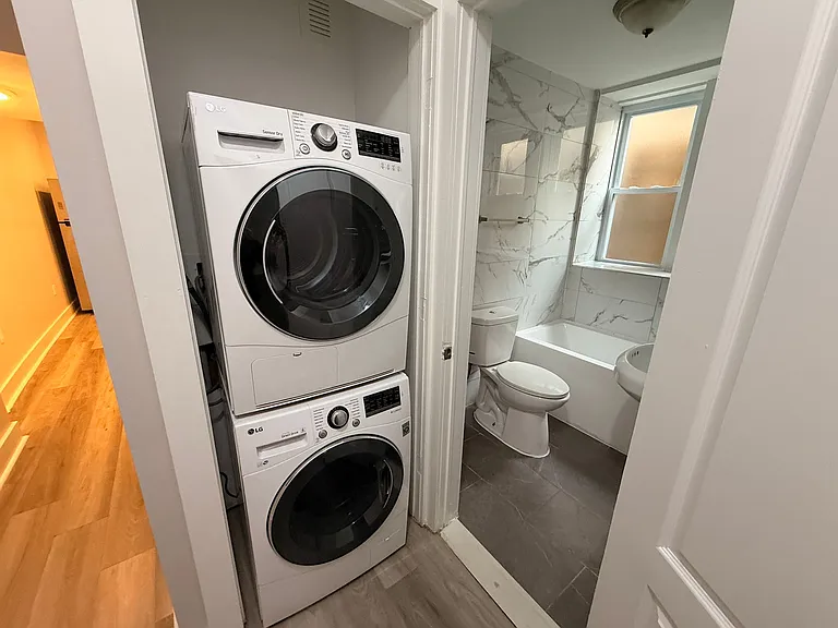 234 Jewett Ave #13E — Photo 5