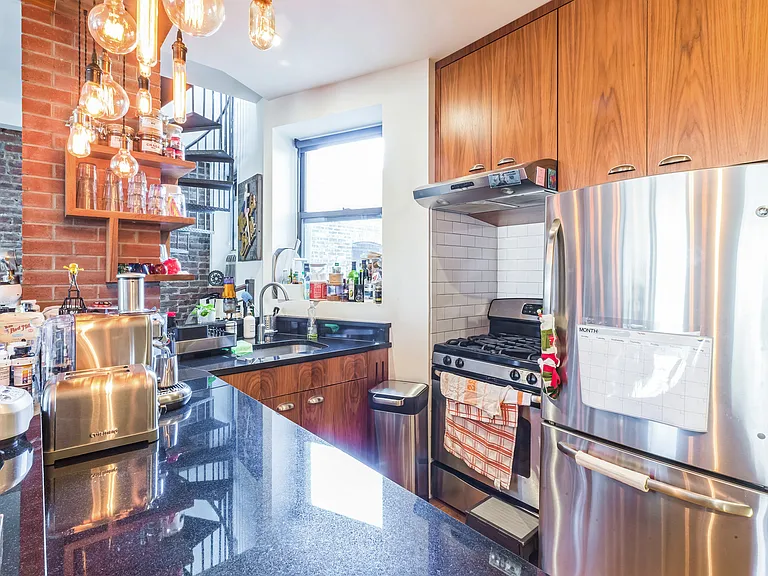 250 Manhattan Ave #6B — Photo 8