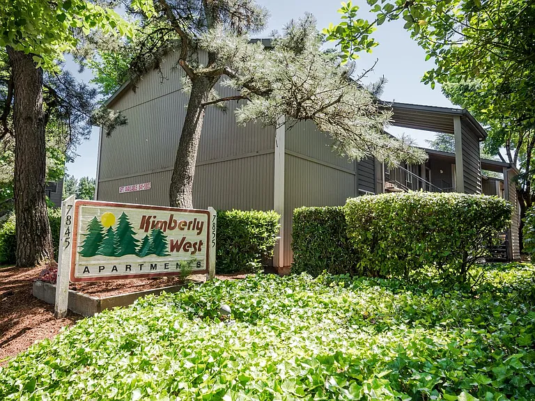 Kimberly West — Photo 2