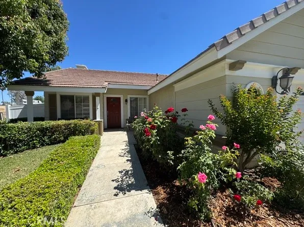 33542 Pecan Ave, Yucaipa, CA 92399