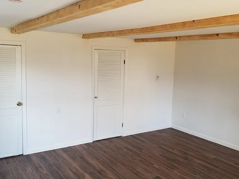302 Pleasant St #3 — Photo 5