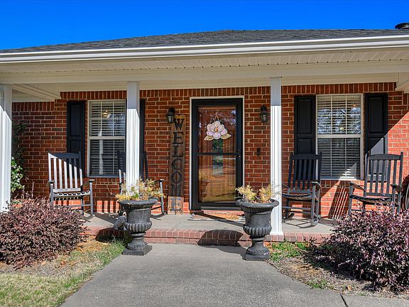 3rd image of 413 Calloway Road Ext