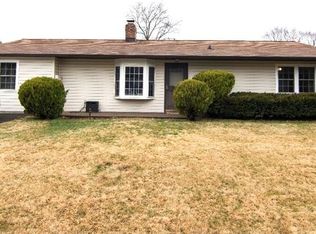 43 Yellowood Dr, Levittown, PA 19057