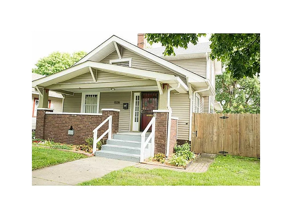 1028 Nelson Ave photo 1