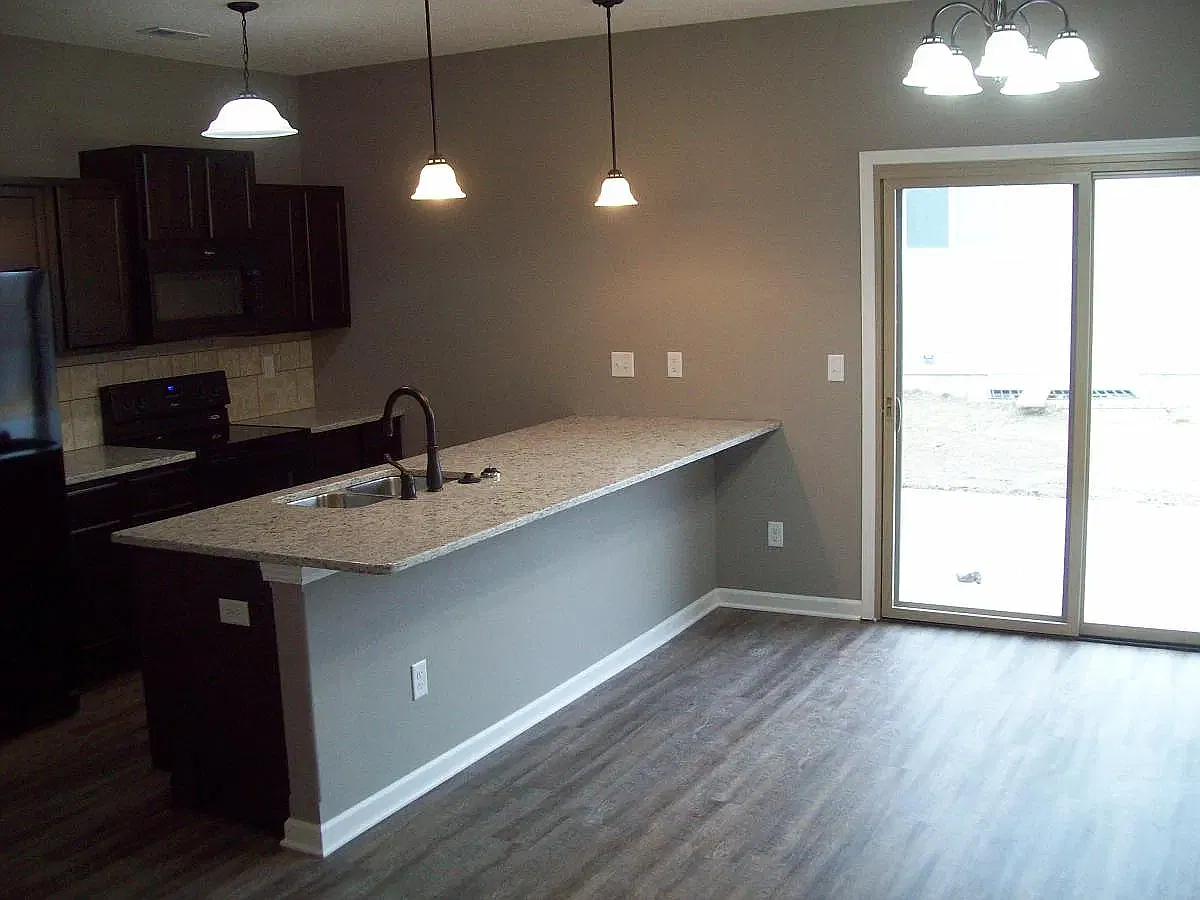 3 bed, 1480 sqft, $1,595 — Photo 3