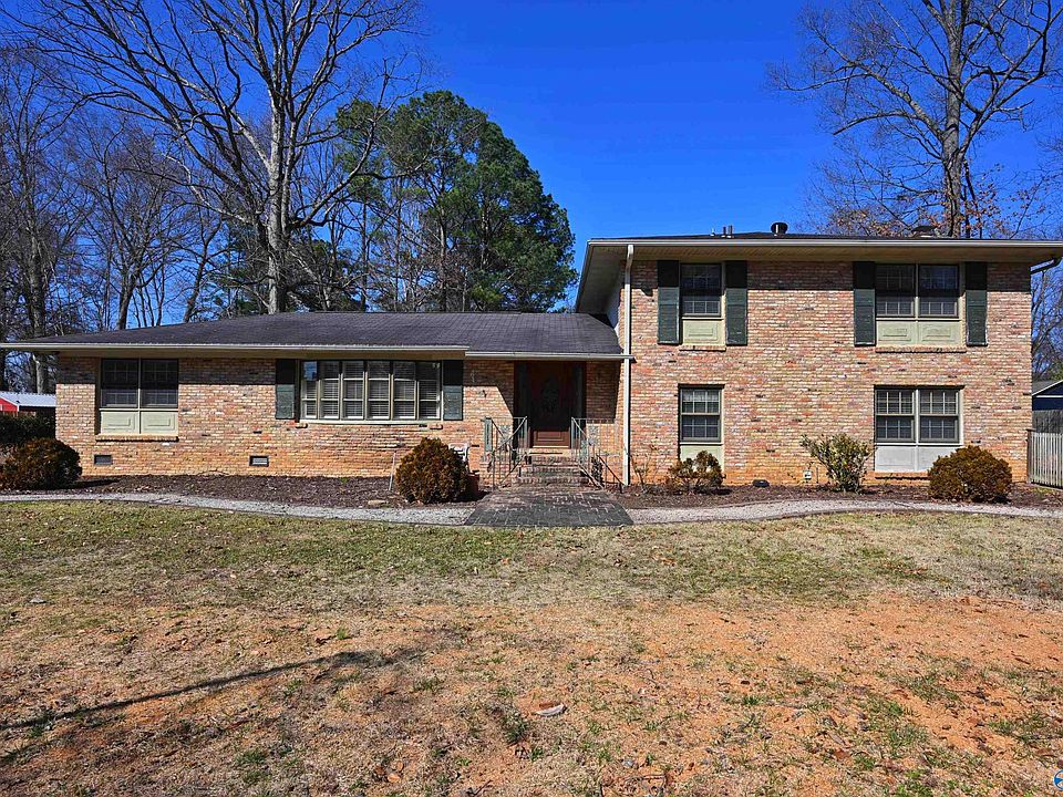 1st image of 725 Mira Vista Dr SE
