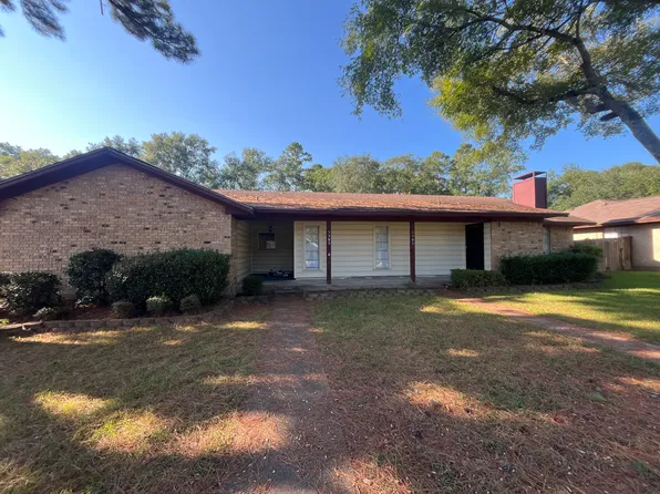 5305 Champions Dr, Lufkin, TX 75901