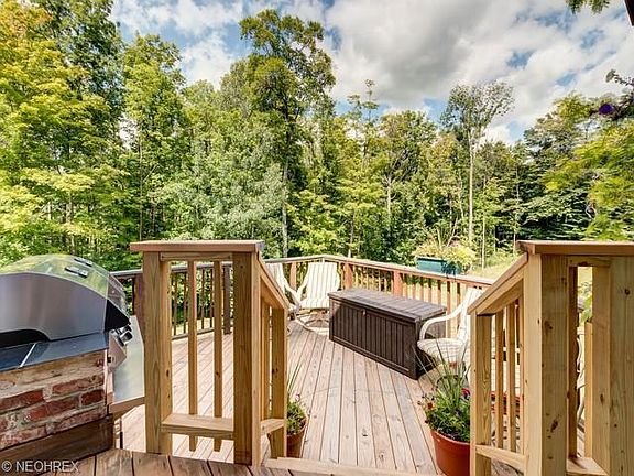 4th image of 9475 Wildwood Dr