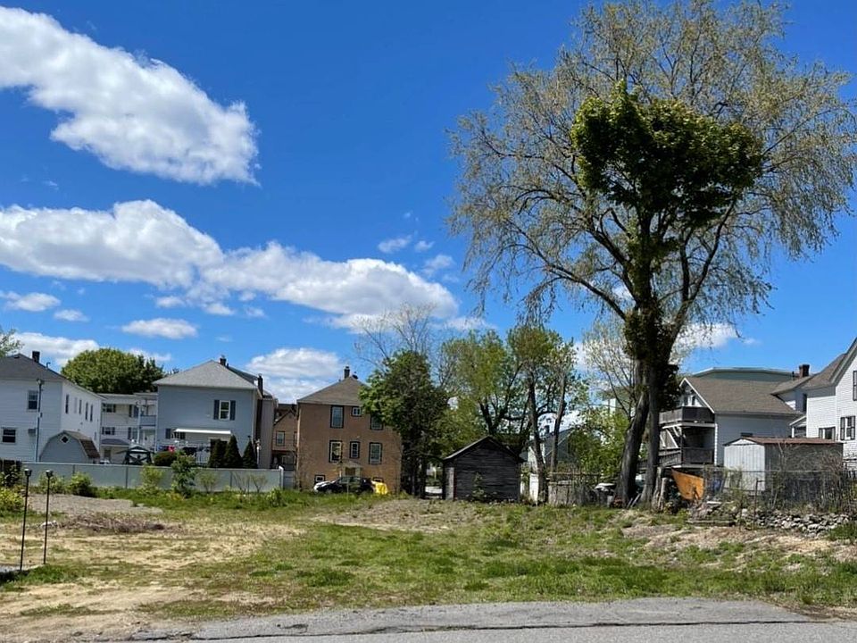 1st image of 139 7th St
