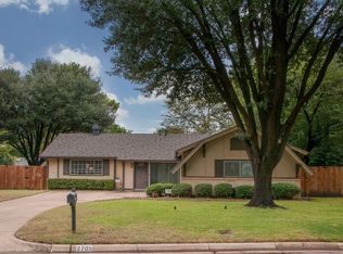 2705 Olympia Dr, Arlington, TX 76013