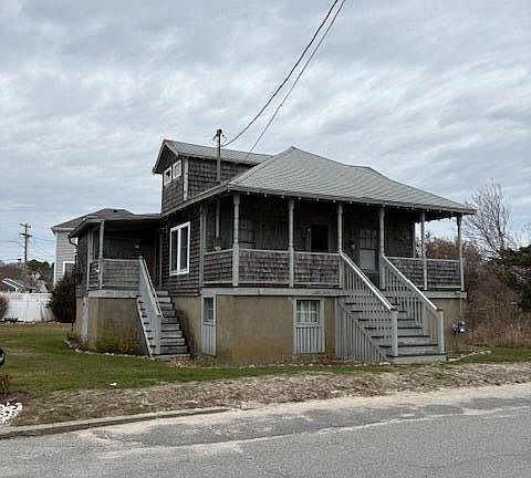 3rd image of 145 Silver Beach Avenue