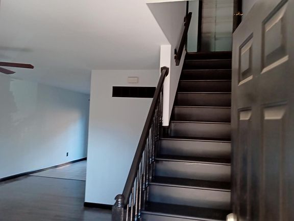5th image of 2041 Yale Ave APT B