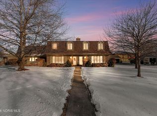 5655 Cresthaven Ln, Toledo, OH 43614