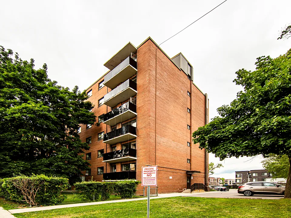 2 Treewood St #109