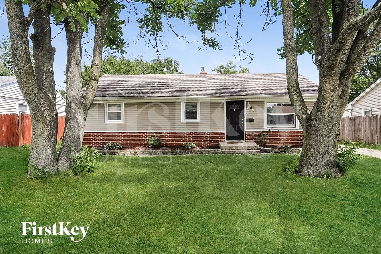 551 N Westgate Dr photo 1