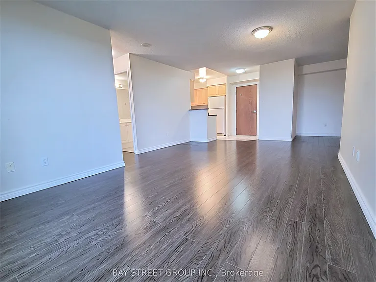 23 Lorraine Dr #1108 — Photo 4