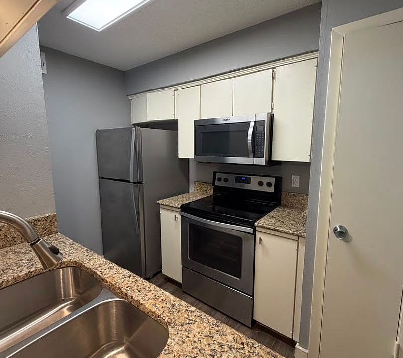 1st image of 4837 Cedar Springs Rd APT 122