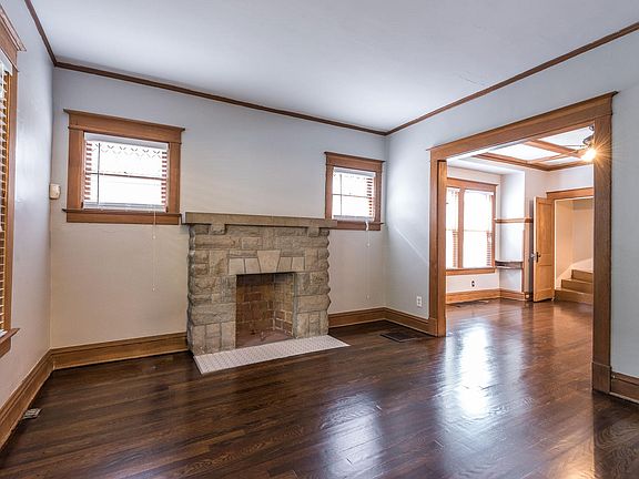 4th image of 4220 Bell St