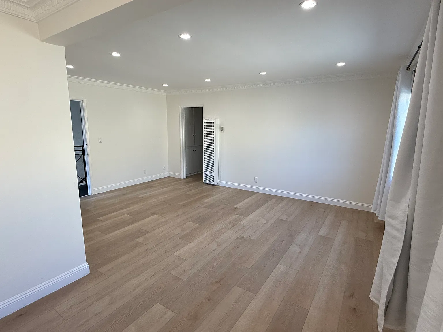2 bed, 925 sqft, $2,850 — Photo 4