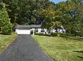 8906 Transue Dr, Bethesda, MD 20817