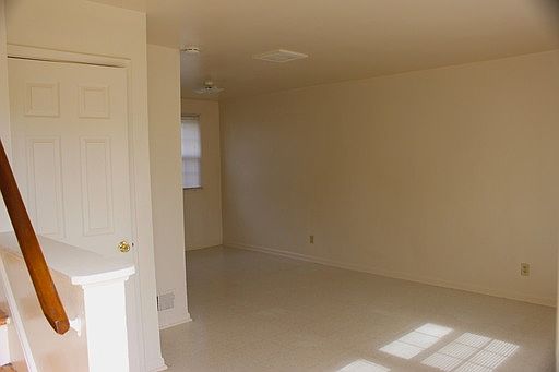 2nd image of 327 Cumberland St APT D