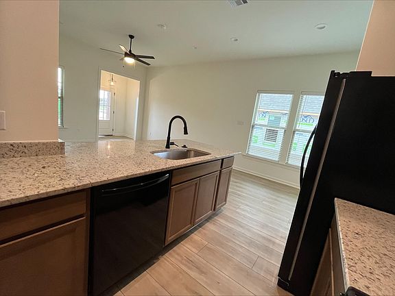 3rd image of 308 Jacey Dr