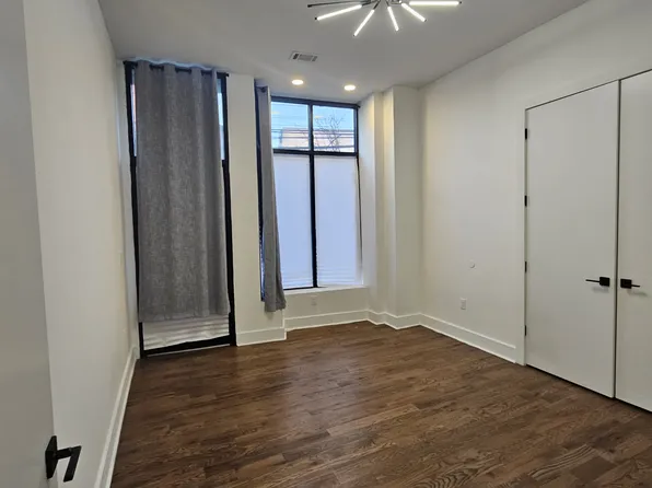 73 Court House Place image 5 of 7