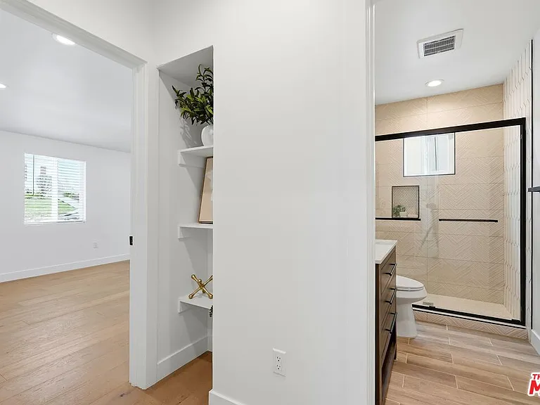 5452 Harcross Dr — Photo 27