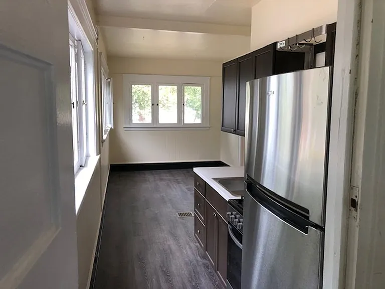 1137 Washington St — Photo 4