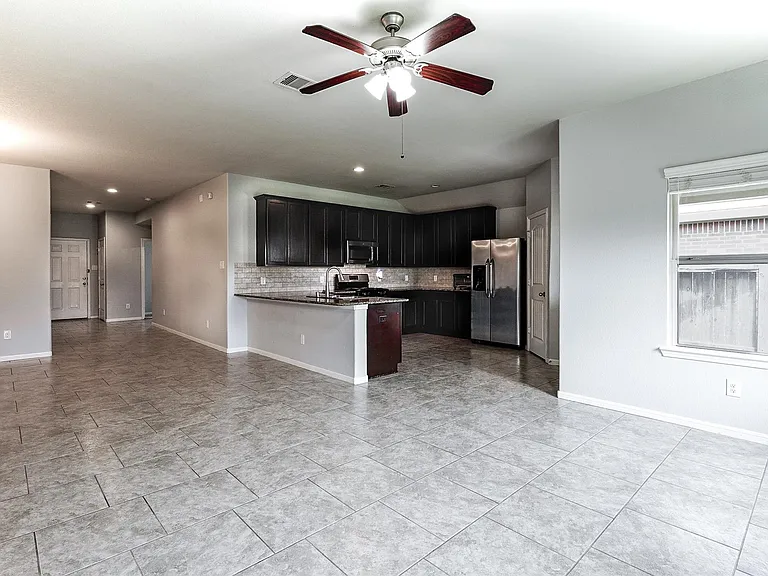 29319 Dunns Creek Ct — Photo 4