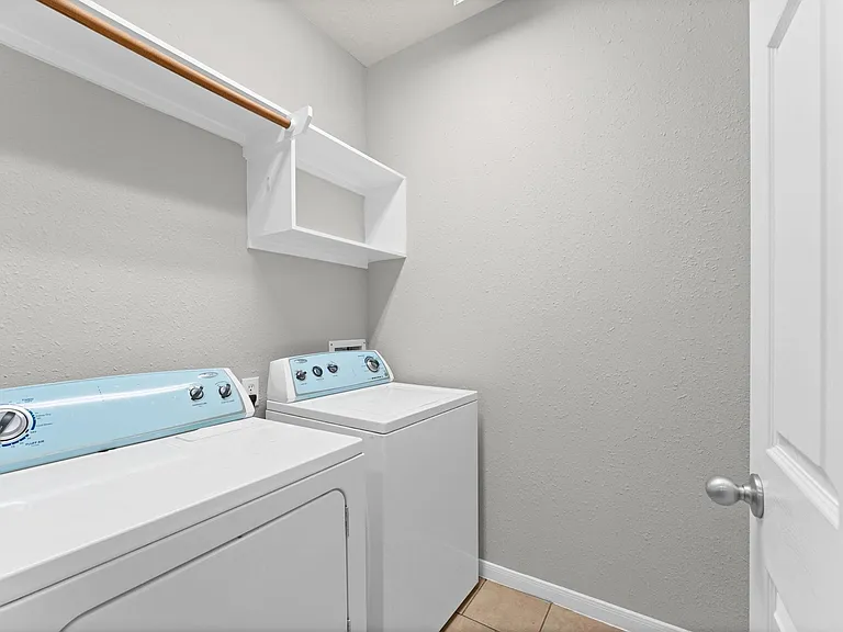 135 S Spinning Wheel Cir — Photo 30