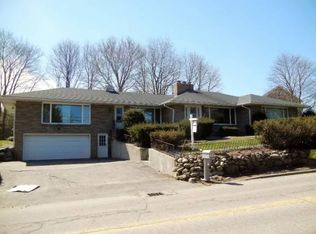 1983 River Rd, Manchester, NH 03104