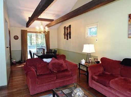 2nd image of 5 Mary Anne Dr