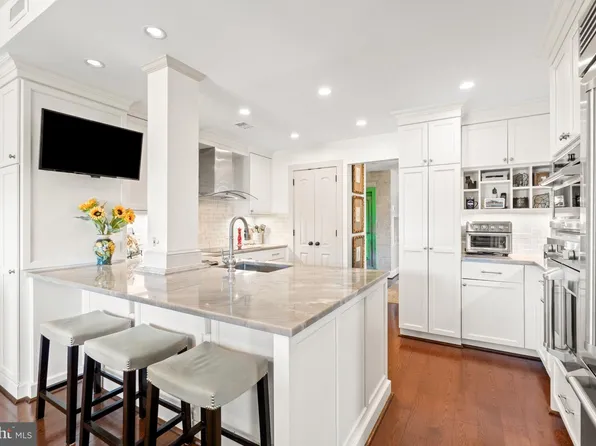 8101 Connecticut Ave APT S700, Chevy Chase, MD 20815