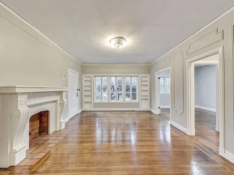 295 Macarthur Blvd #C — Photo 1
