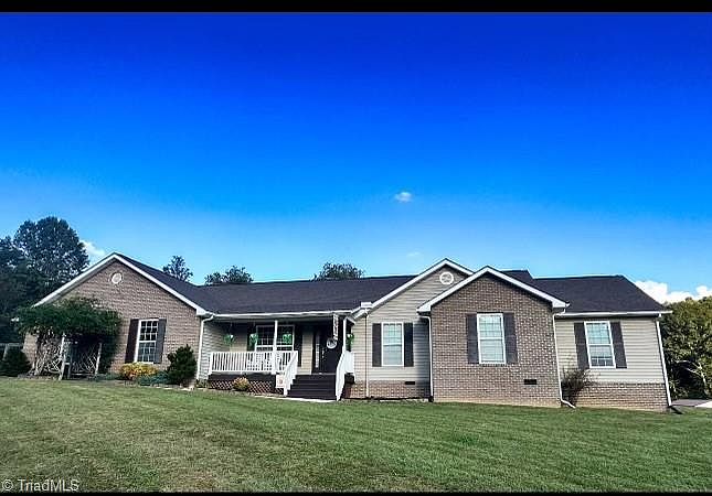 1st image of 5920 Hollow Springs Cir