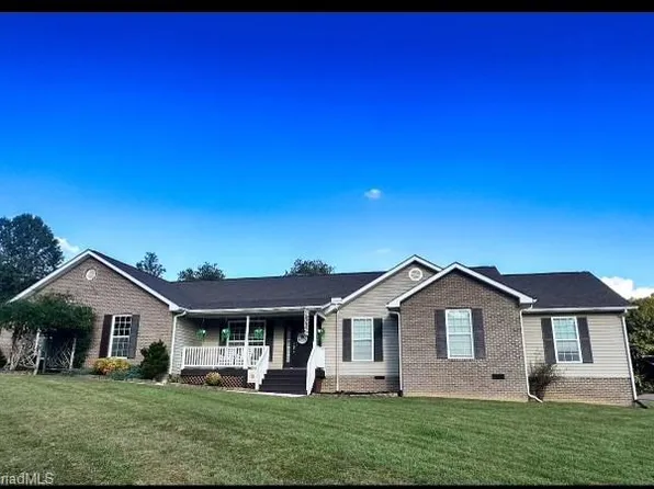 5920 Hollow Springs Cir, Boomer, NC 28606