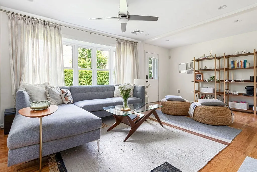 2 bed, 2.5 bath, 1400 sqft, $3,400 — Photo 1