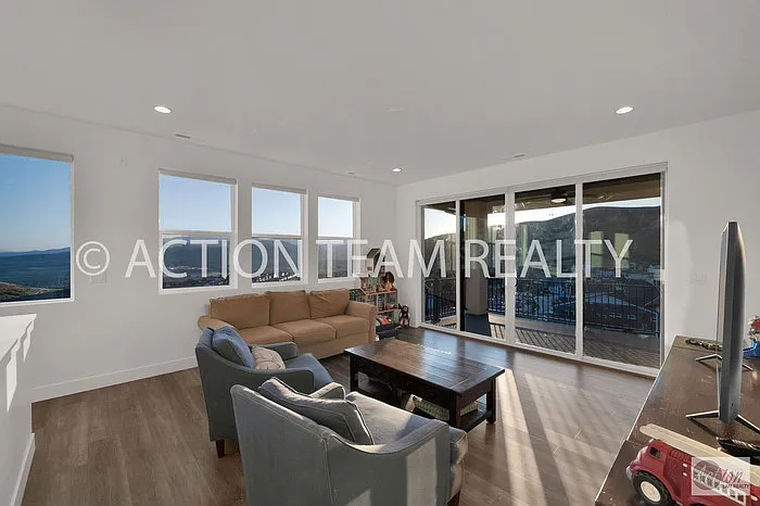1722 W Oakridge Dr — Photo 33