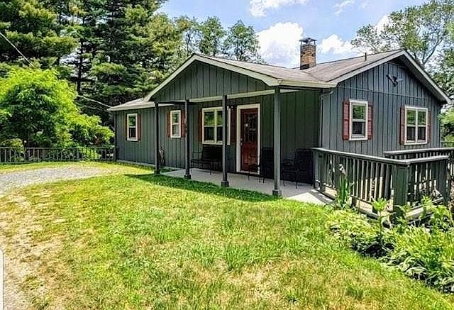 2 bedroom, 2 bathroom with large unfinished basement