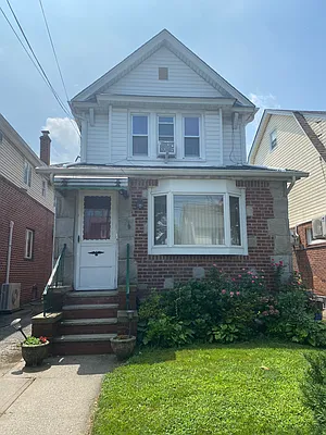 Rented by Mitra Hakimi Realty Group, LLC | media 37