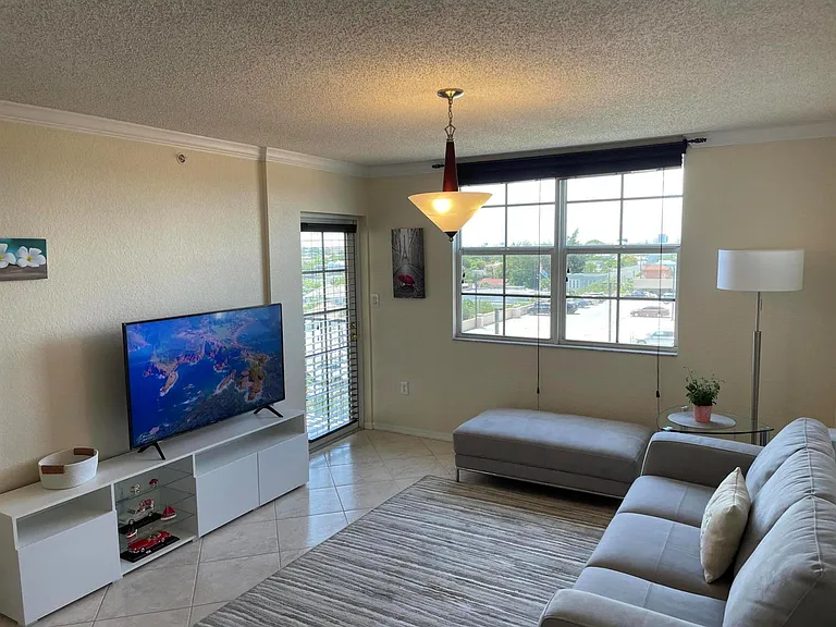 1801 N Flagler Dr #818 — Photo 6